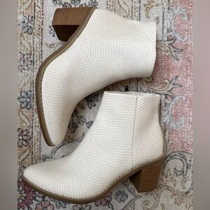 Chic Textured Cream Ankle Booties